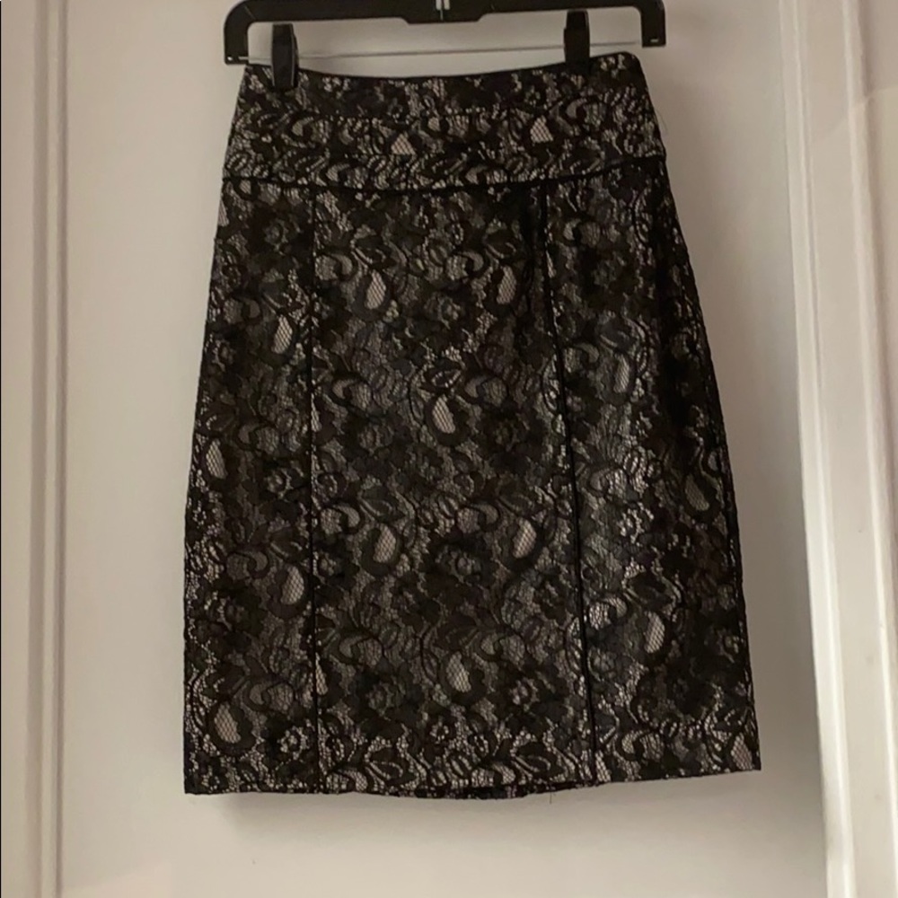 Beautiful h&m lace pencil skirt